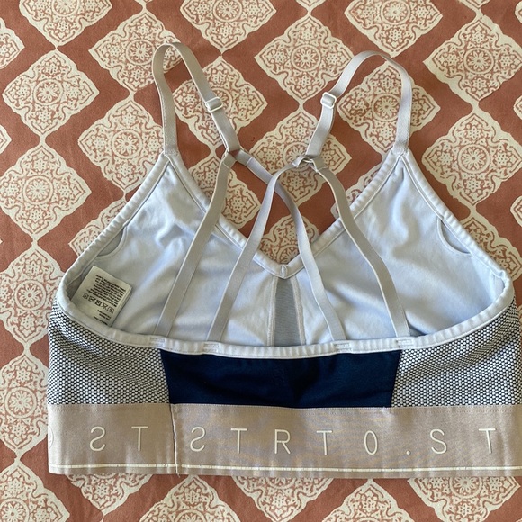 H&M size medium sports bra without pads - Picture 7 of 9